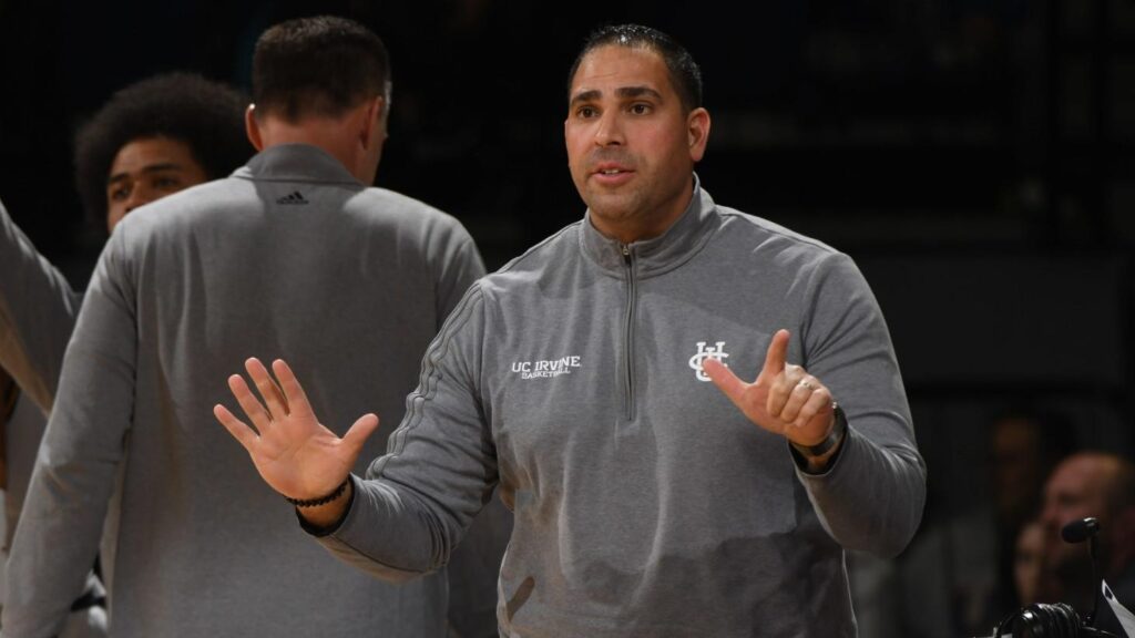 ‘Beautiful to see:’ San Diego State assistant Mark Fisher, living with ALS, helps team at Final Four – USA Today