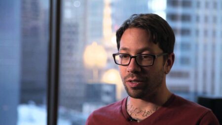 Dave Shapiro: Sum 41 music agent killed in San Diego plane crash – BBC