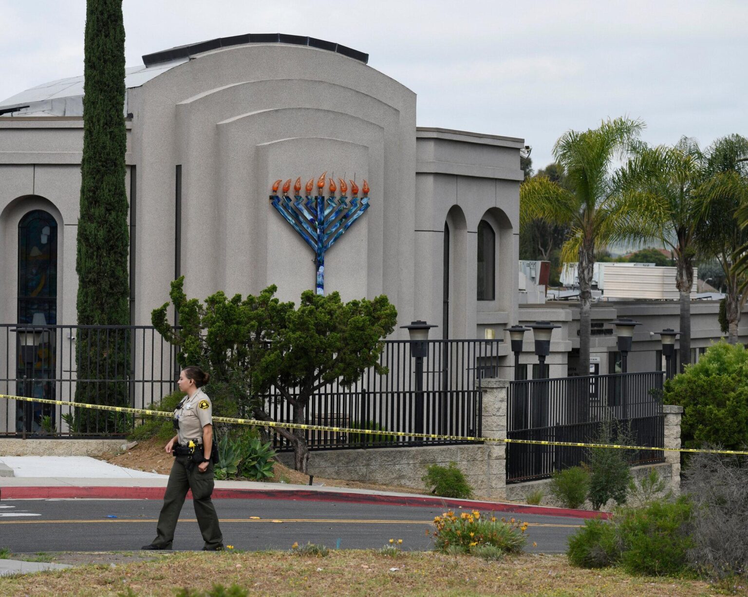 Mayor says synagogue shooting in California that left 1 dead and 3 wounded was a ‘hate crime’ – CNN