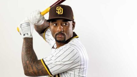 Former Padres Infielder Suddenly Retires From MLB – Sports Illustrated