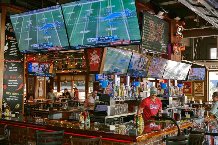San Diego’s Top Sports Bars: Where to Watch a Game – TripSavvy