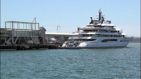 Court clears way for auction of Russian superyacht docked in San Diego – fox5sandiego.com