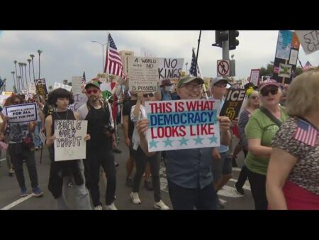 ‘No Kings’ demonstrations take place in North County San Diego – NBC 7 San Diego
