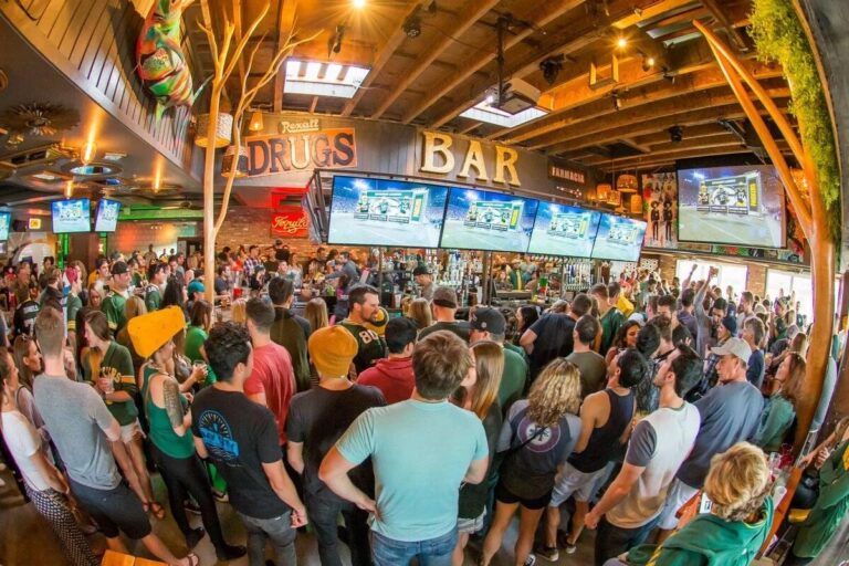 10 Best Sports Bars in San Diego for Beer, Eats and Fun – USA TODAY 10Best