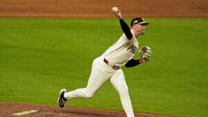 Padres All-Star Carted Off Field With Concerning Leg Injury vs Orioles – Sports Illustrated