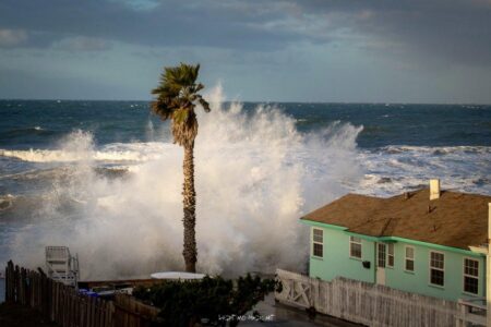 Looking for Splash of Entertainment? King Tide Back to Crash San Diego Coast – Times of San Diego