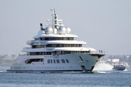 U.S. is auctioning off Russian oligarch’s $325 million superyacht – NBC News