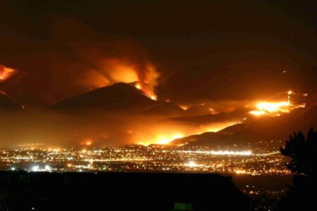 Fires roar in San Diego County – CBS News