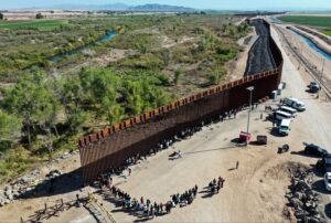 Migration across the U.S.-Mexico border, in 5 charts – Los Angeles Times