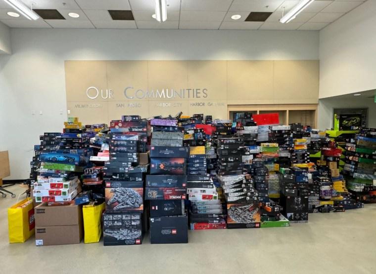 San Diego Police Bust $100K Lego Toy Theft Ring San Diego cops bust $100K Lego toys theft ring – ABC7 Los Angeles